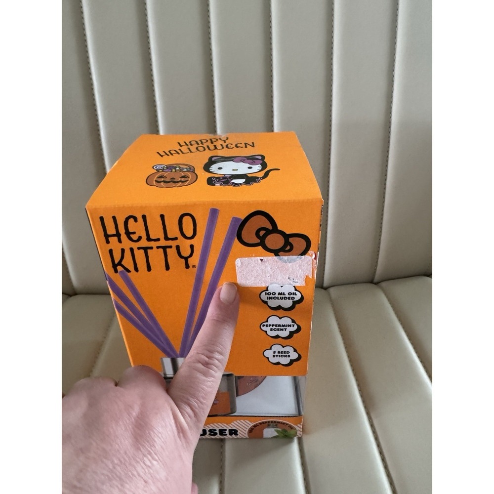 Hello Kitty Halloween Reed Diffuser Peppermint Oil - Picture 2 of 7